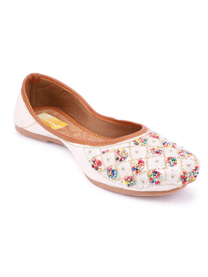 women embellished slip on jutti