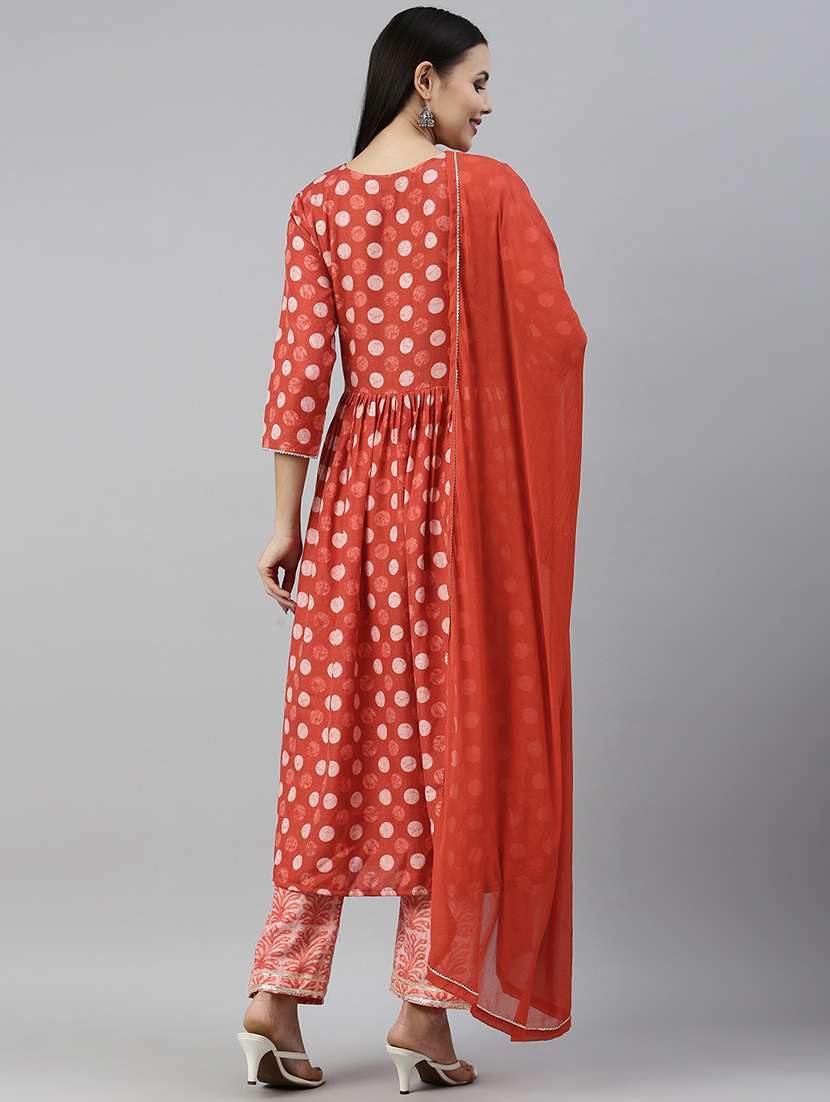 red kurta pant set with dupatta - 18743772 - Standard Image - 3