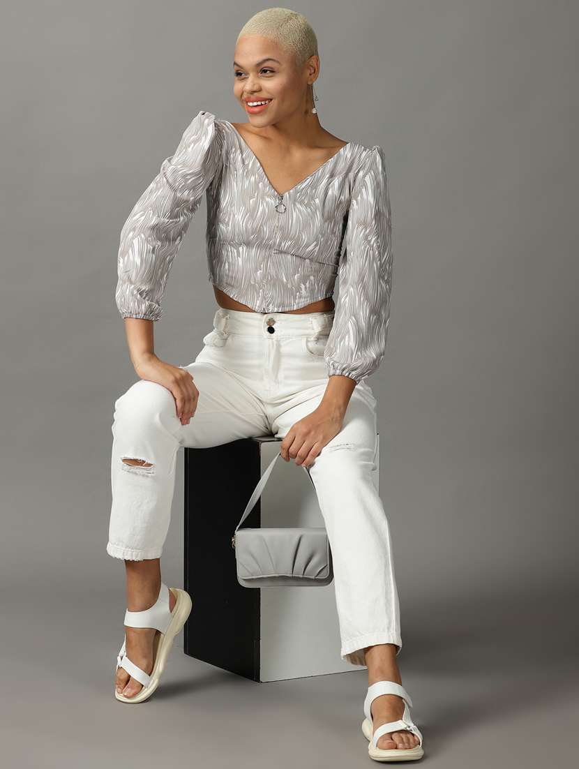 women's crop v neck top - 18824323 - Standard Image - 3
