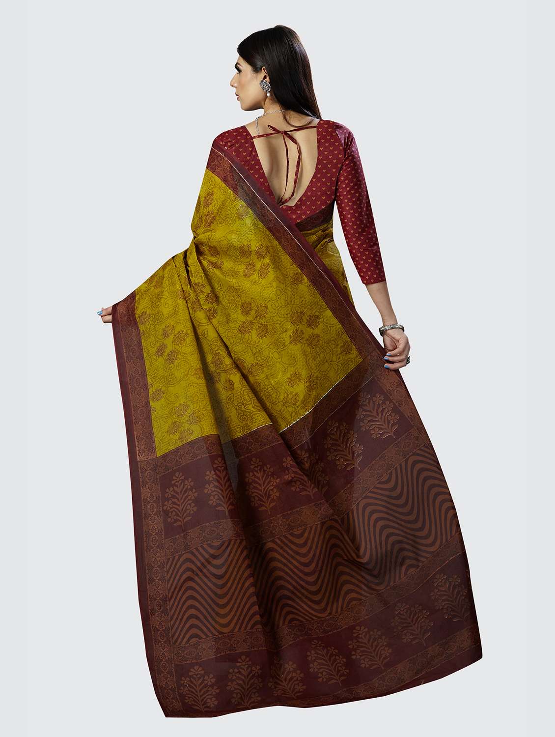 olive printed saree with blouse - 18854980 - Standard Image - 3