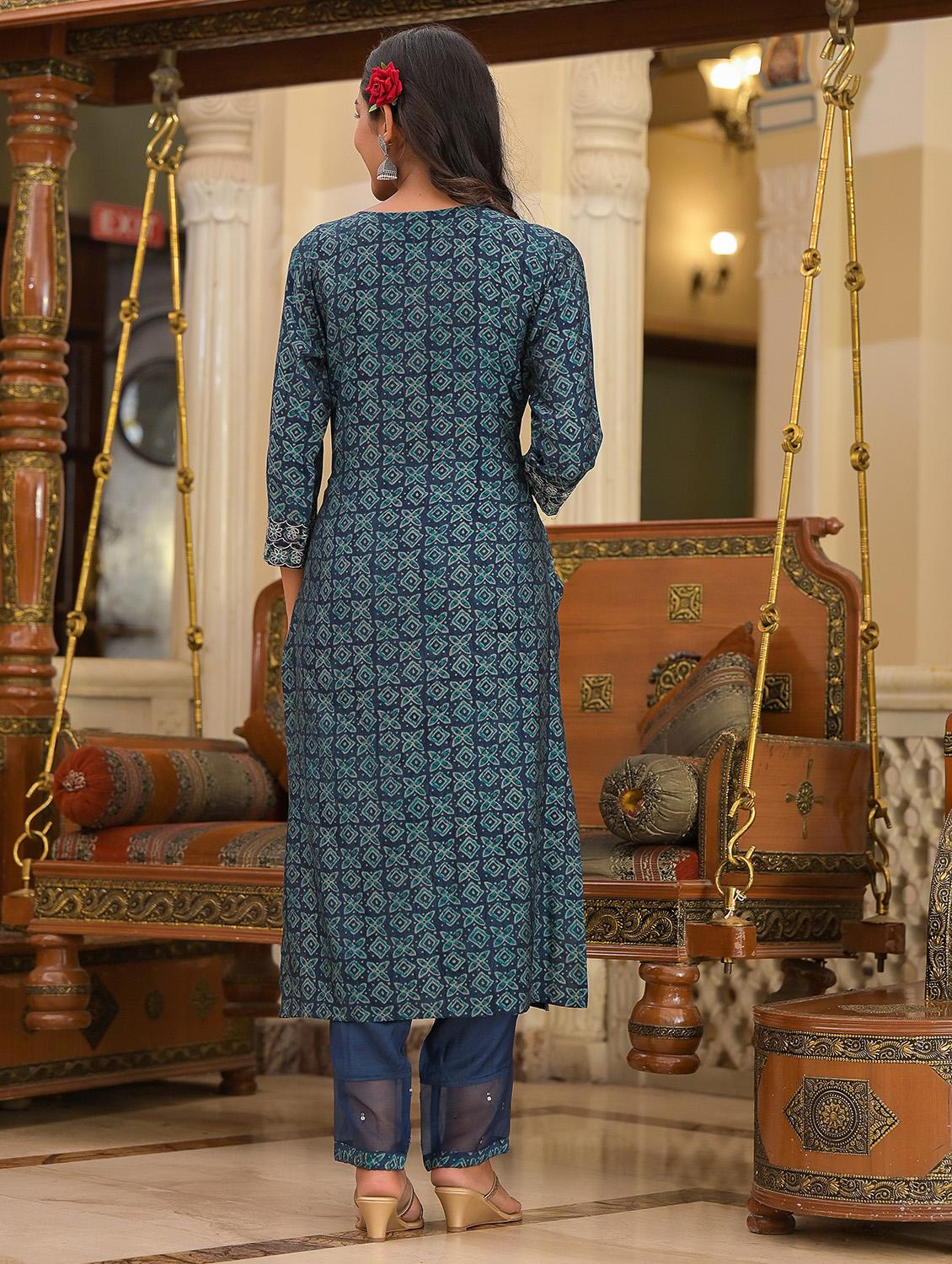 embroidered kurta pant dupatta set - 18875689 - Standard Image - 3