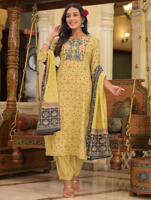 embroidered kurta pant dupatta set - 18875698 - Standard Image - 0