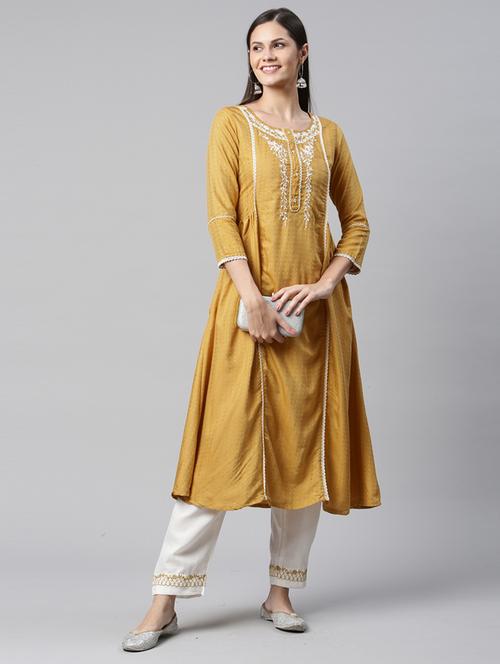 embroidered suit set  - 18876491 -  Standard Image - 0