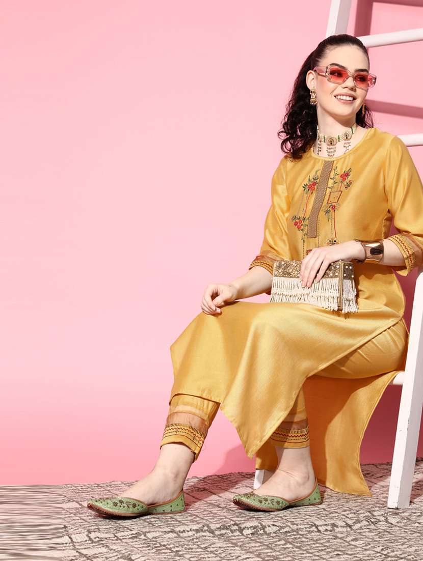 embroidered kurta set - 18876507 -  Standard Image - 3