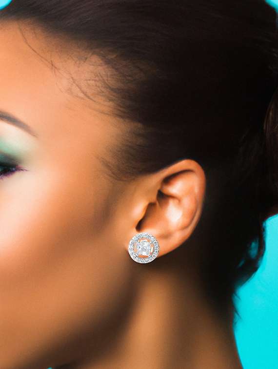 silver plated stud earring - 19085328 -  Standard Image - 3