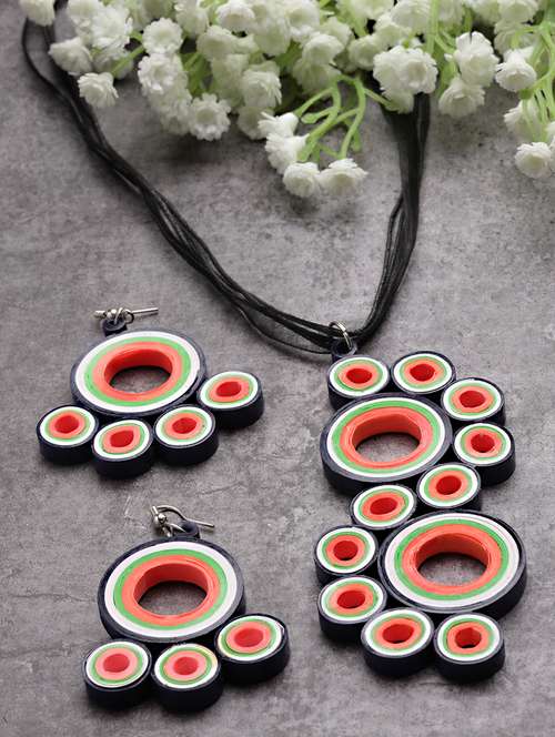 paper quilling necklaces with earring set - 19088766 - Standard Image - 0