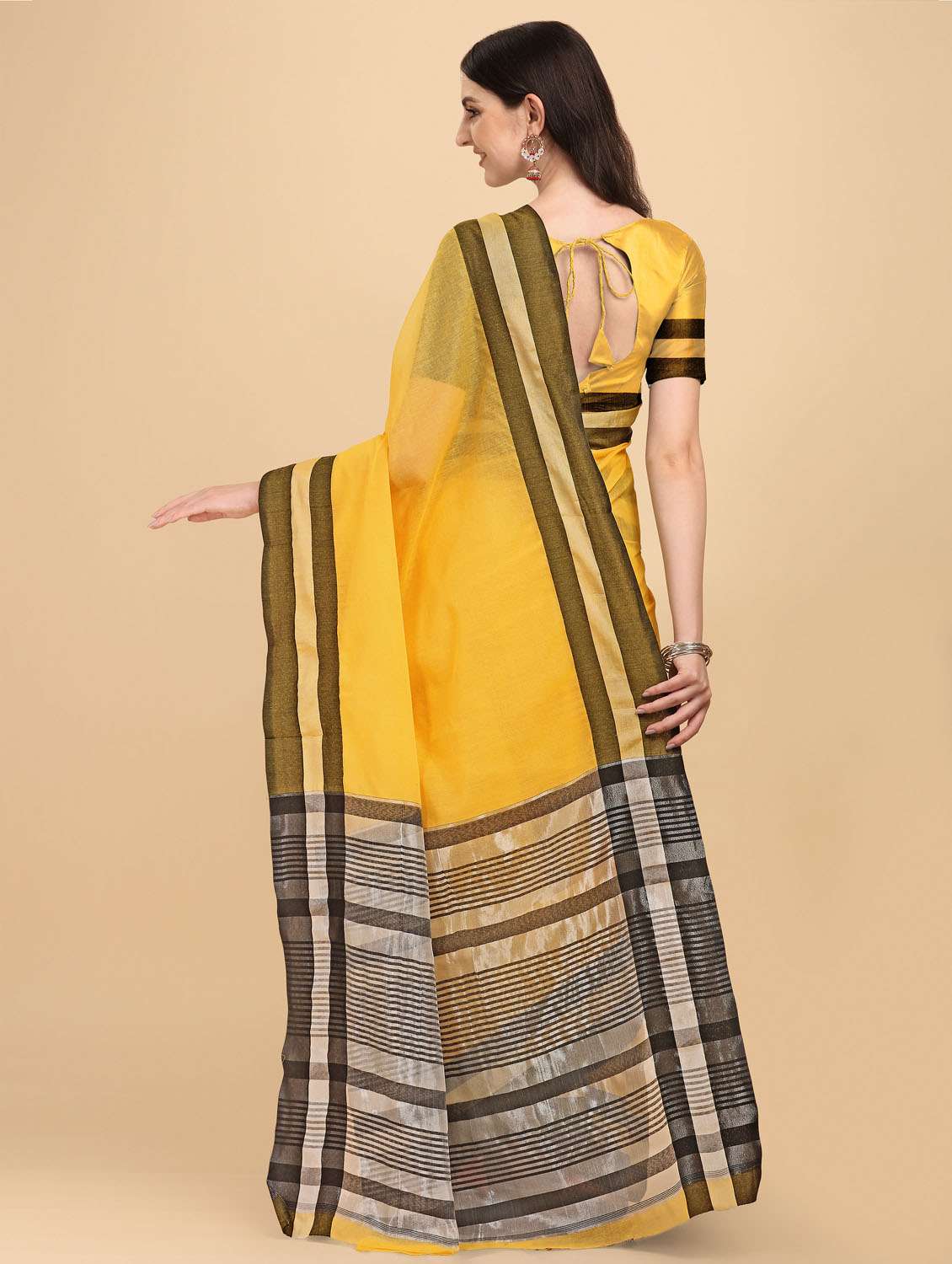 self design woven saree with blouse - 19109784 - Standard Image - 3
