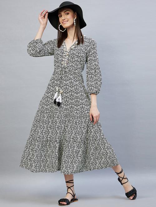 v-neck printed flared dress - 19111271 -  Standard Image - 0