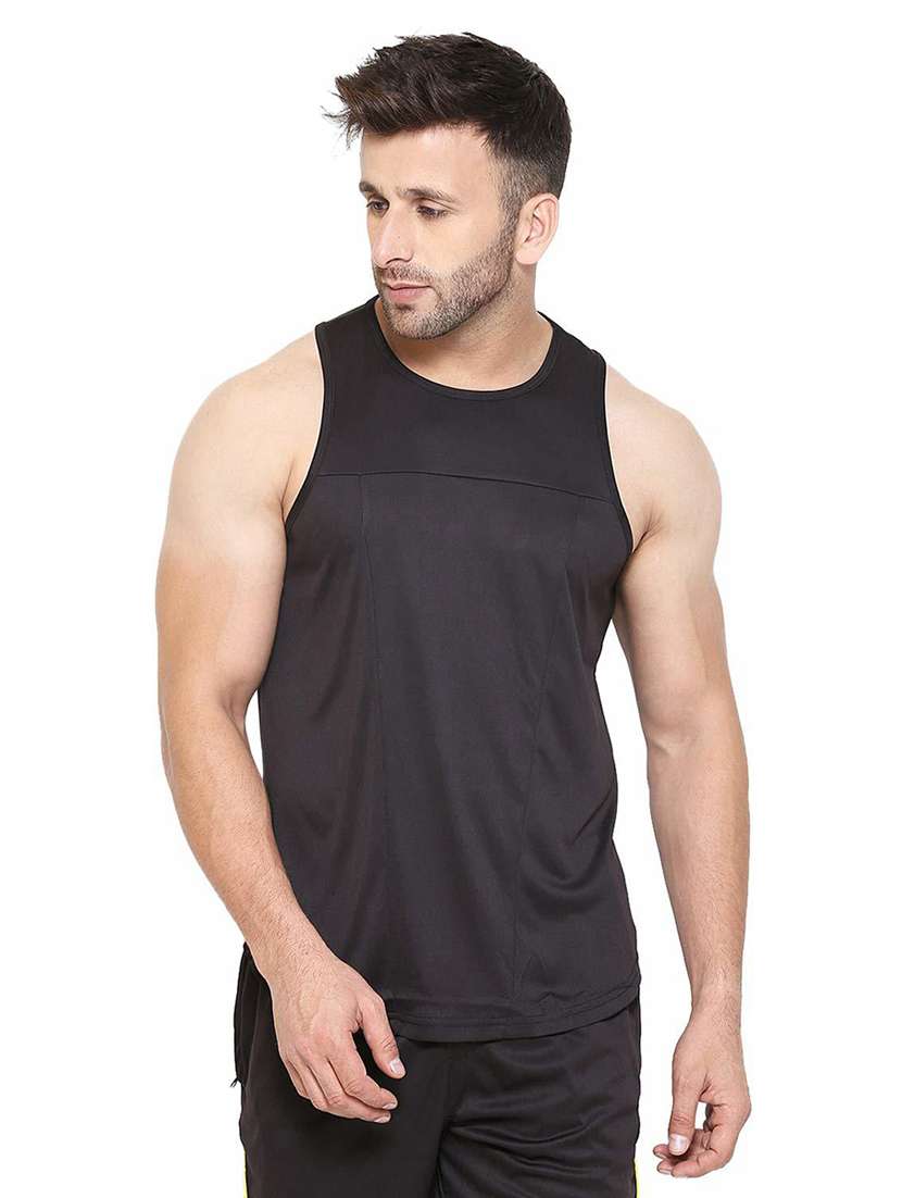 men round neck solid vest