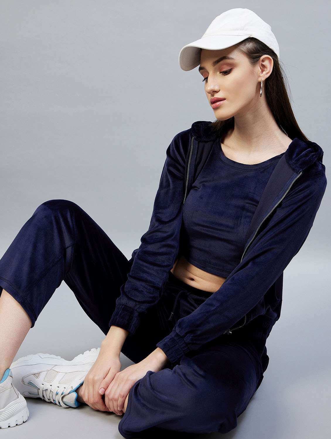 navy blue velvet taper candle - 19113835 -  Standard Image - 5