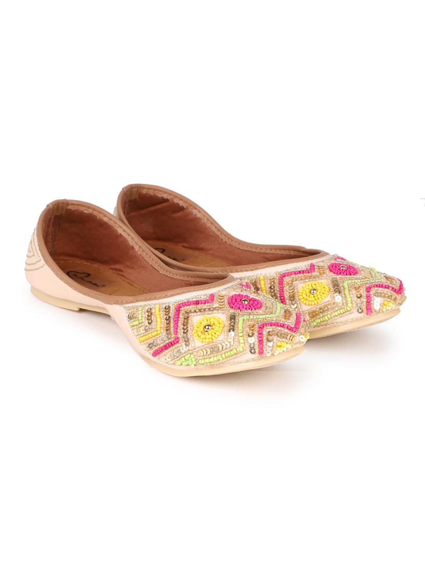 embellished jutis & mojaris - 19117276 -  Zoom Image - 0