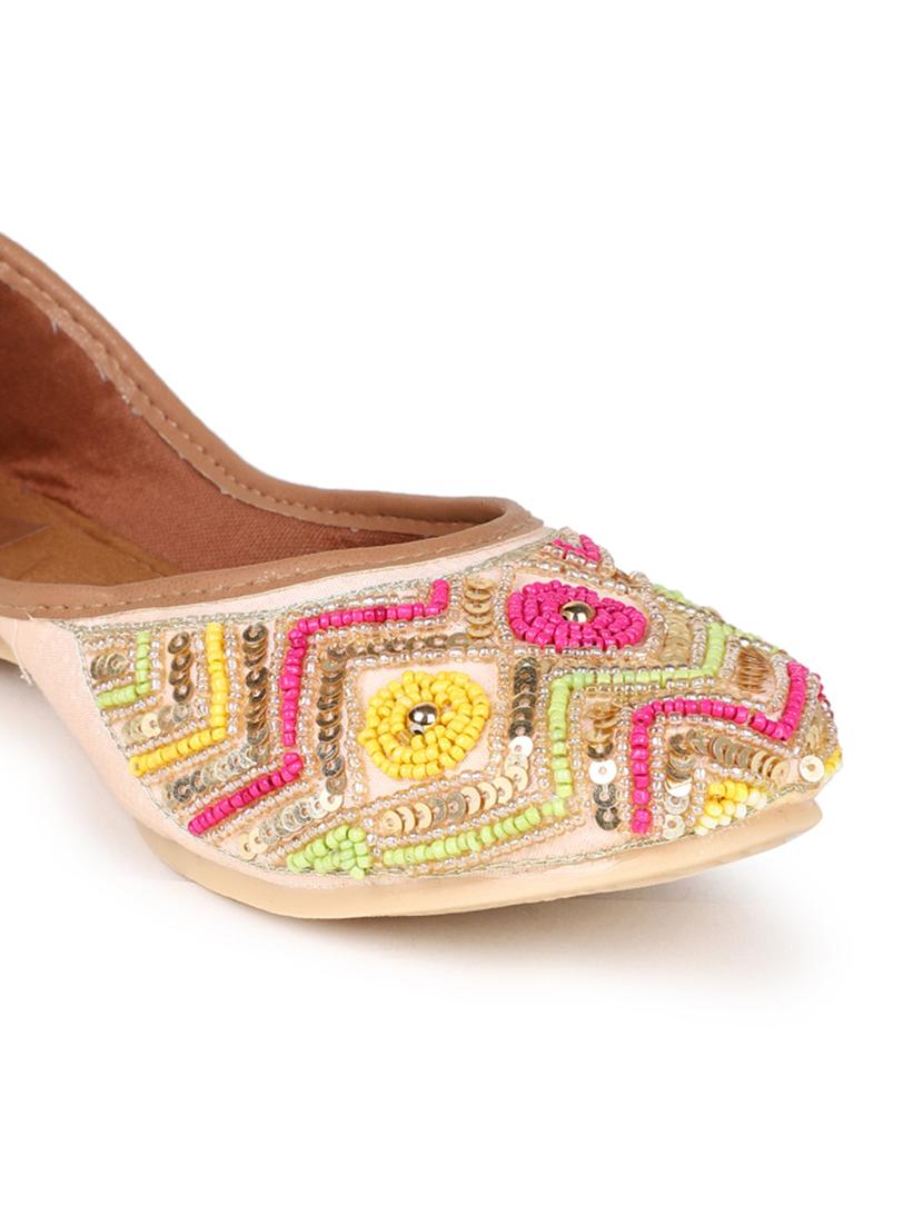 embellished jutis & mojaris - 19117276 - Standard Image - 5
