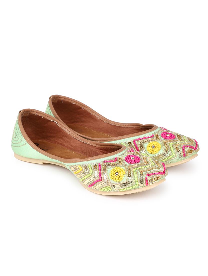 embellished jutis & mojaris - 19117279 - Zoom Image - 0