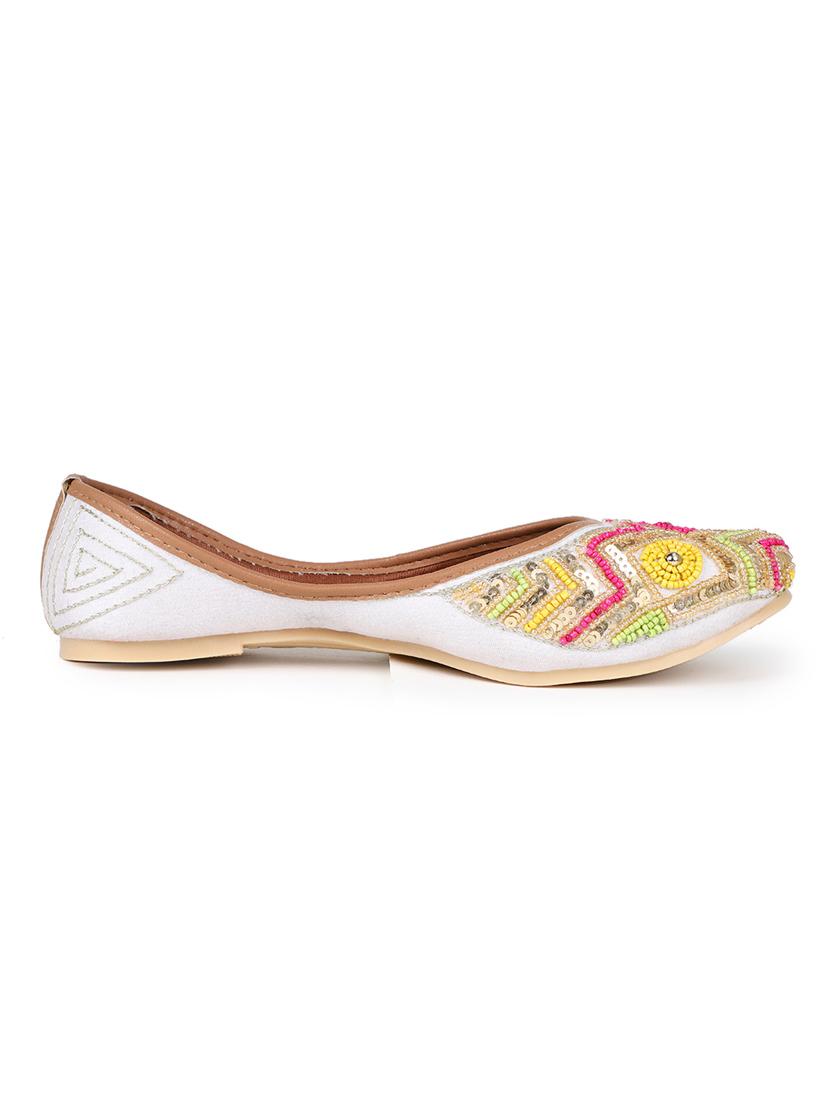 embellished jutis & mojaris - 19117280 - Standard Image - 3