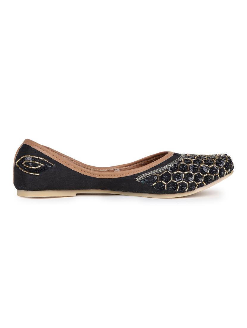 embellished jutis & mojaris - 19117281 - Standard Image - 3