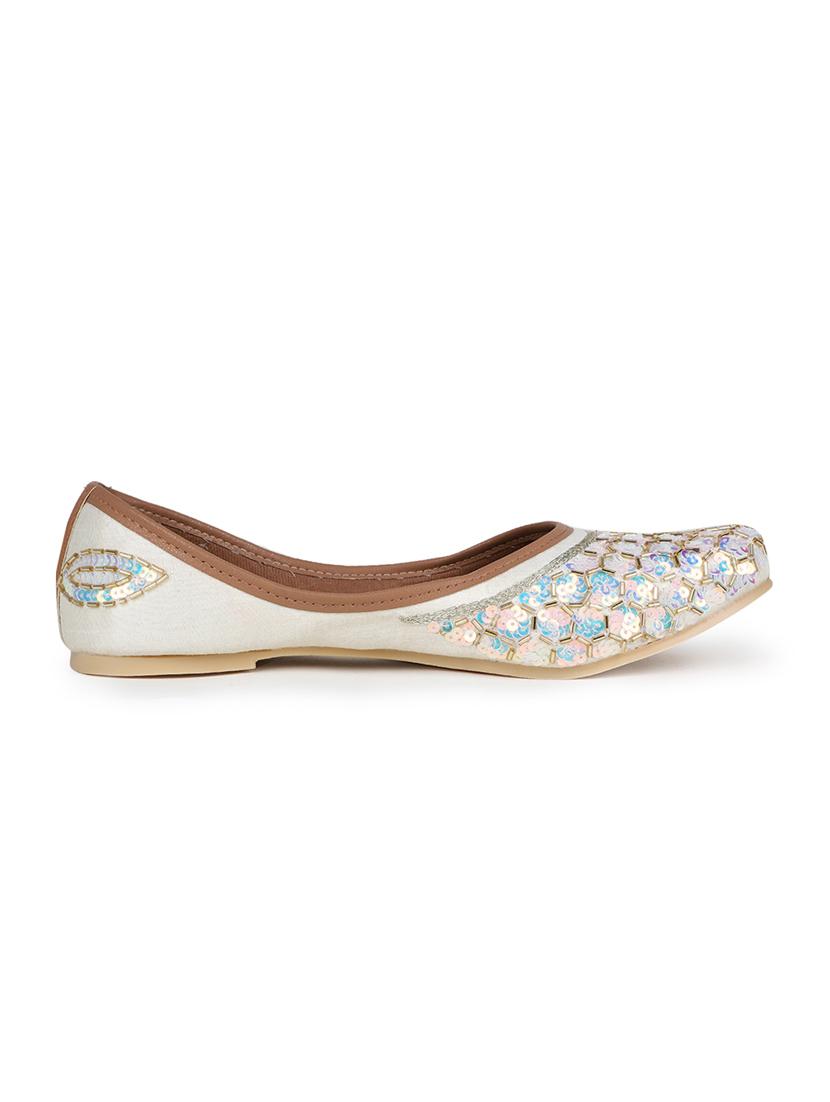 embellished jutis & mojaris - 19117285 - Standard Image - 3
