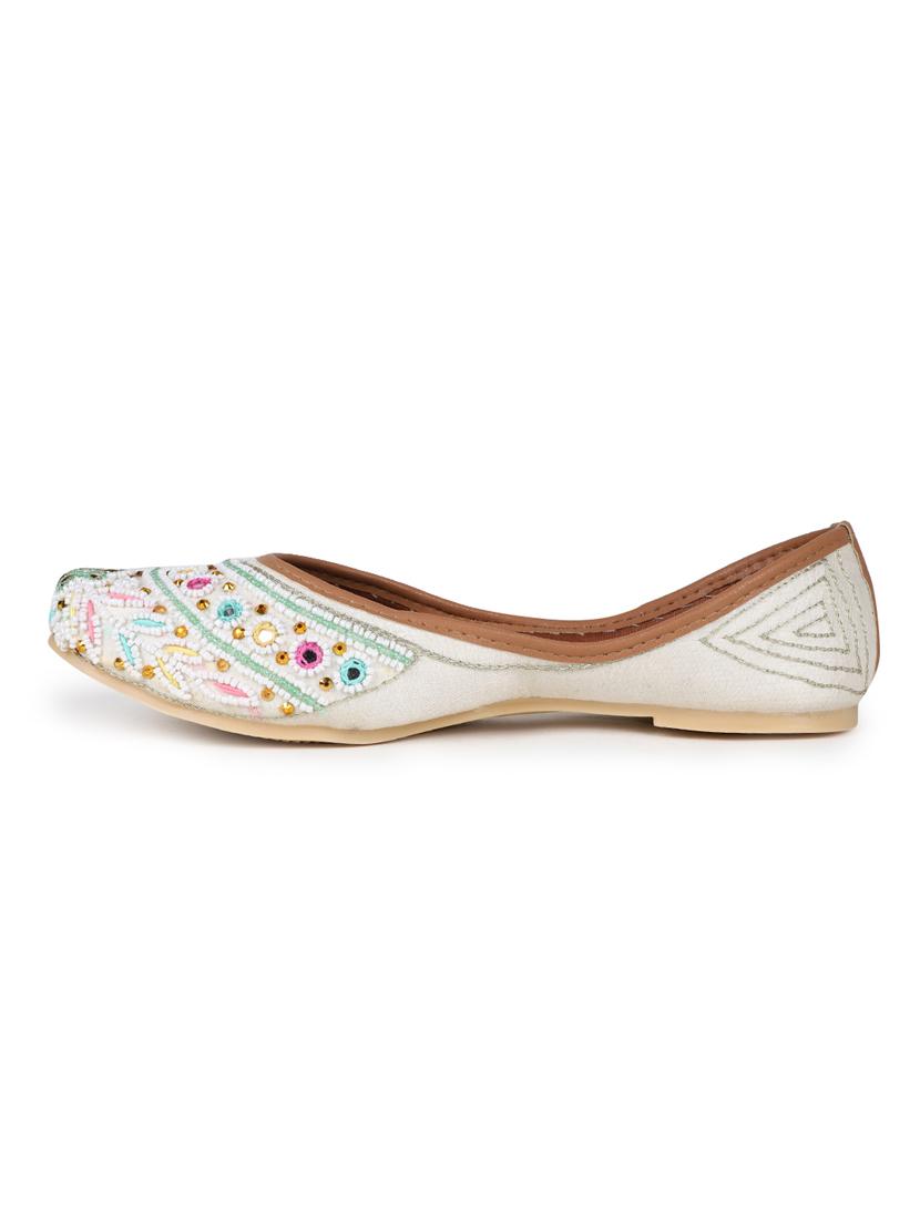 embellished jutis & mojaris - 19117287 - Standard Image - 3