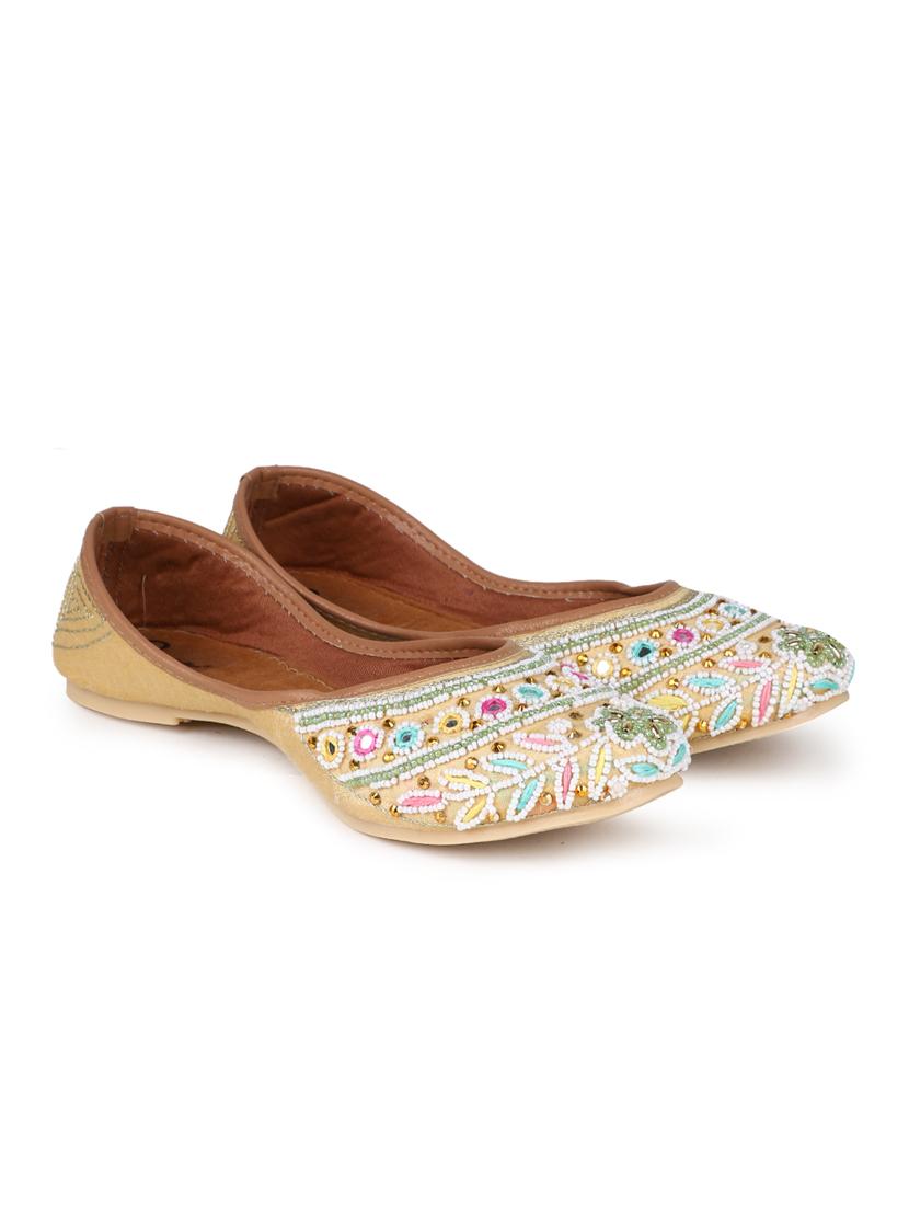 embellished jutis & mojaris - 19117288 - Zoom Image - 0