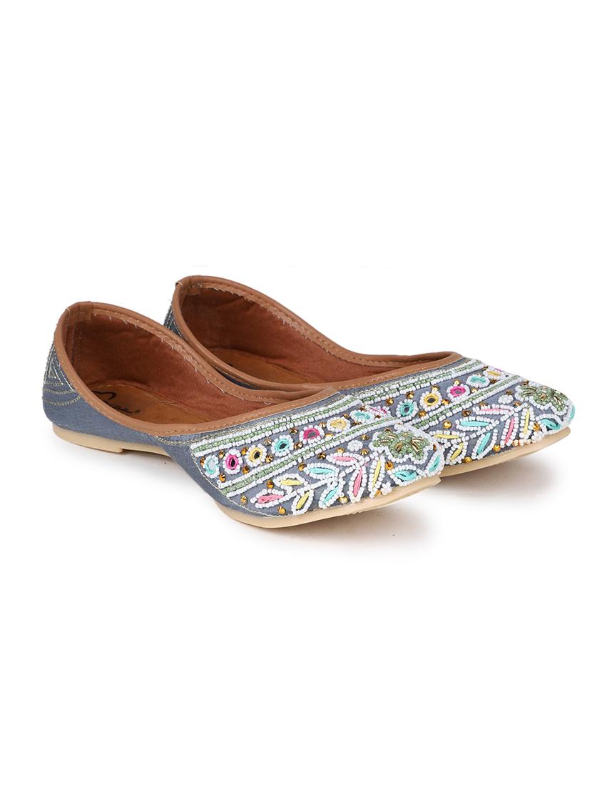 embellished jutis & mojaris - 19117290 -  Zoom Image - 0