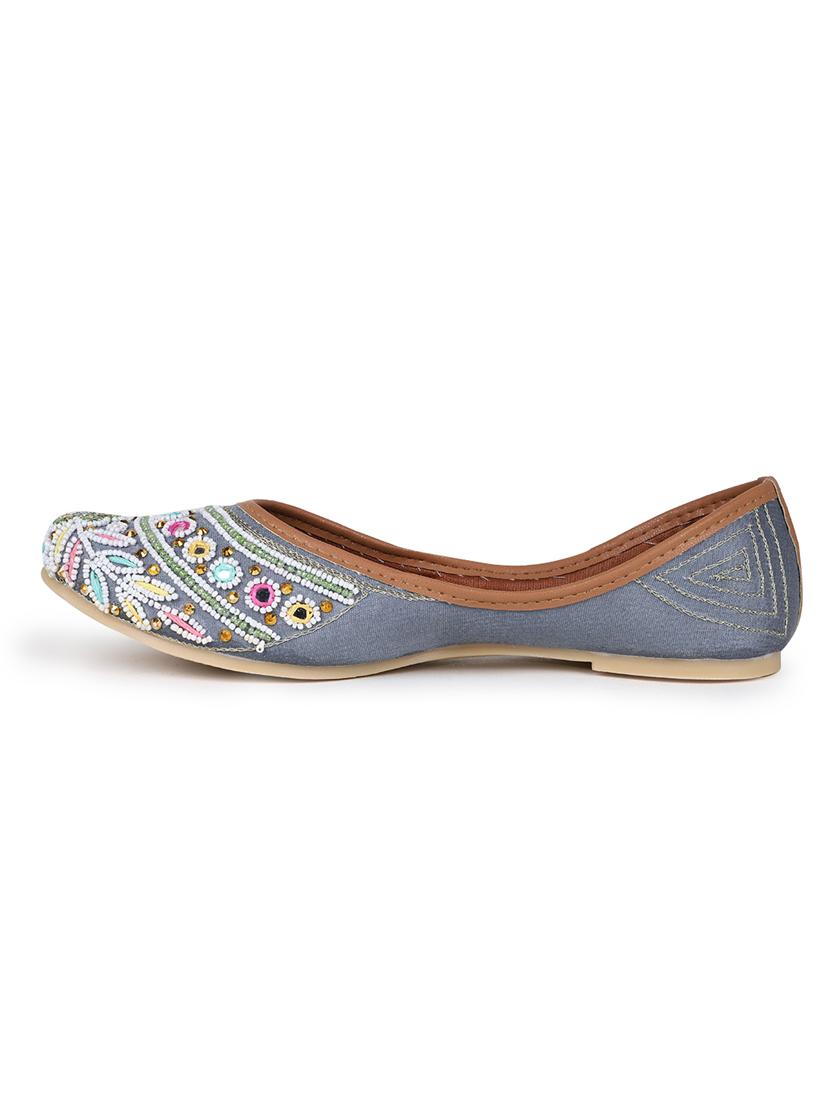 embellished jutis & mojaris - 19117290 - Standard Image - 3