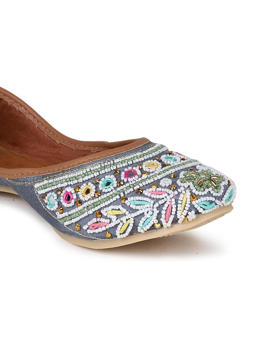 embellished jutis & mojaris - 19117290 - Standard Image - 5