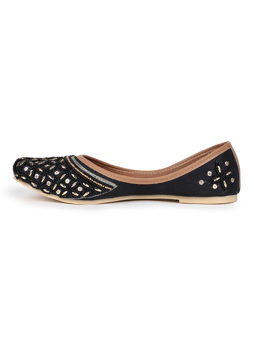 embellished jutis & mojaris - 19117294 - Standard Image - 3
