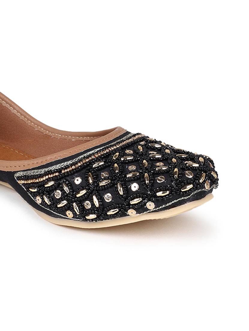embellished jutis & mojaris - 19117294 - Standard Image - 5