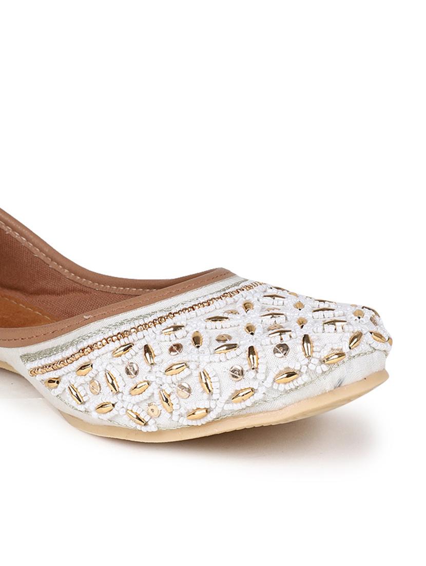 embellished jutis & mojaris - 19117296 - Standard Image - 5