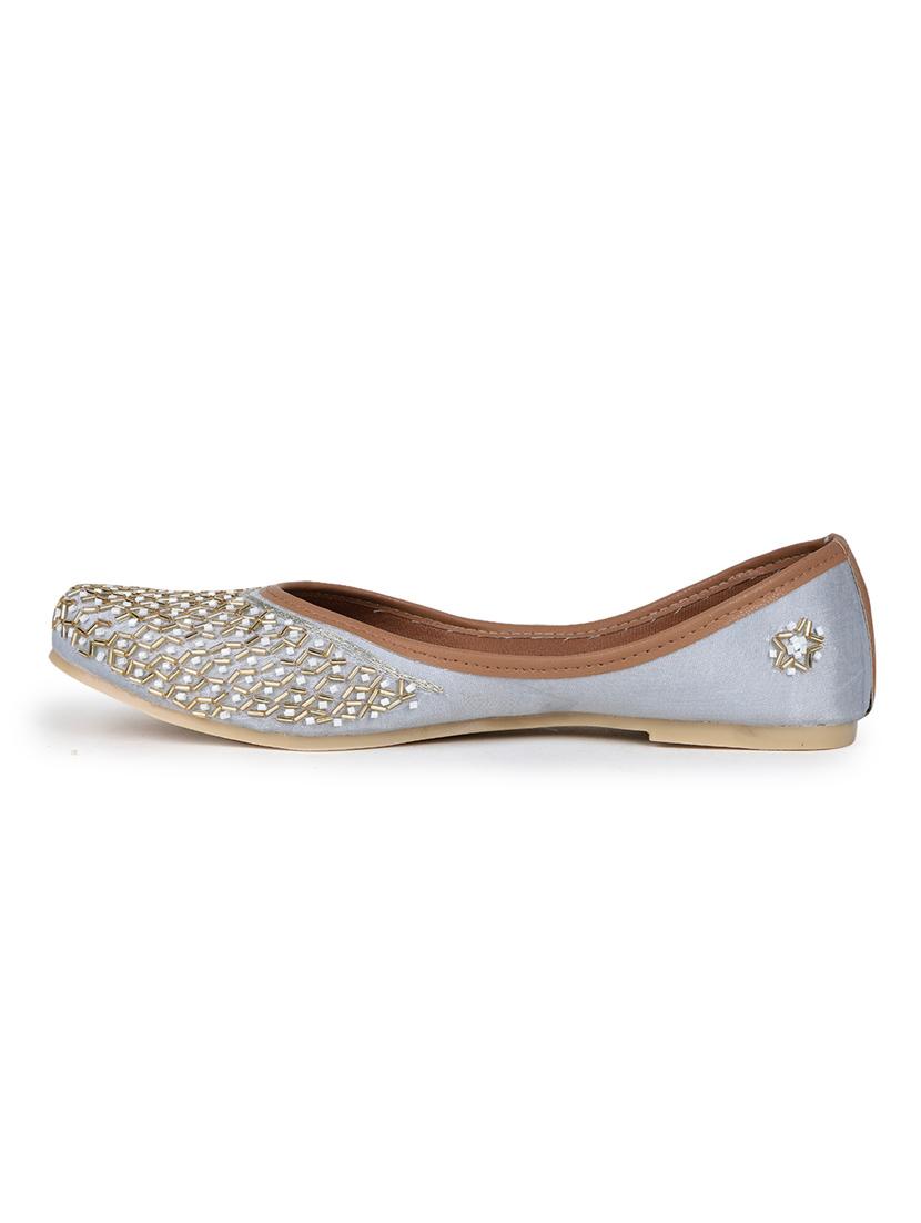 embellished jutis & mojaris - 19117297 - Standard Image - 3