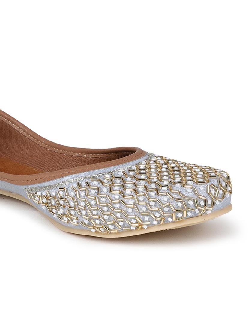 embellished jutis & mojaris - 19117297 - Standard Image - 5