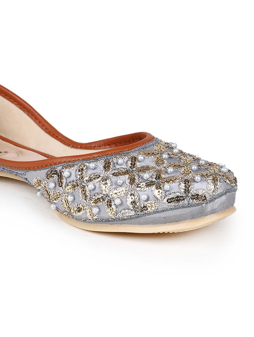 embellished jutis & mojaris - 19117361 - Standard Image - 5