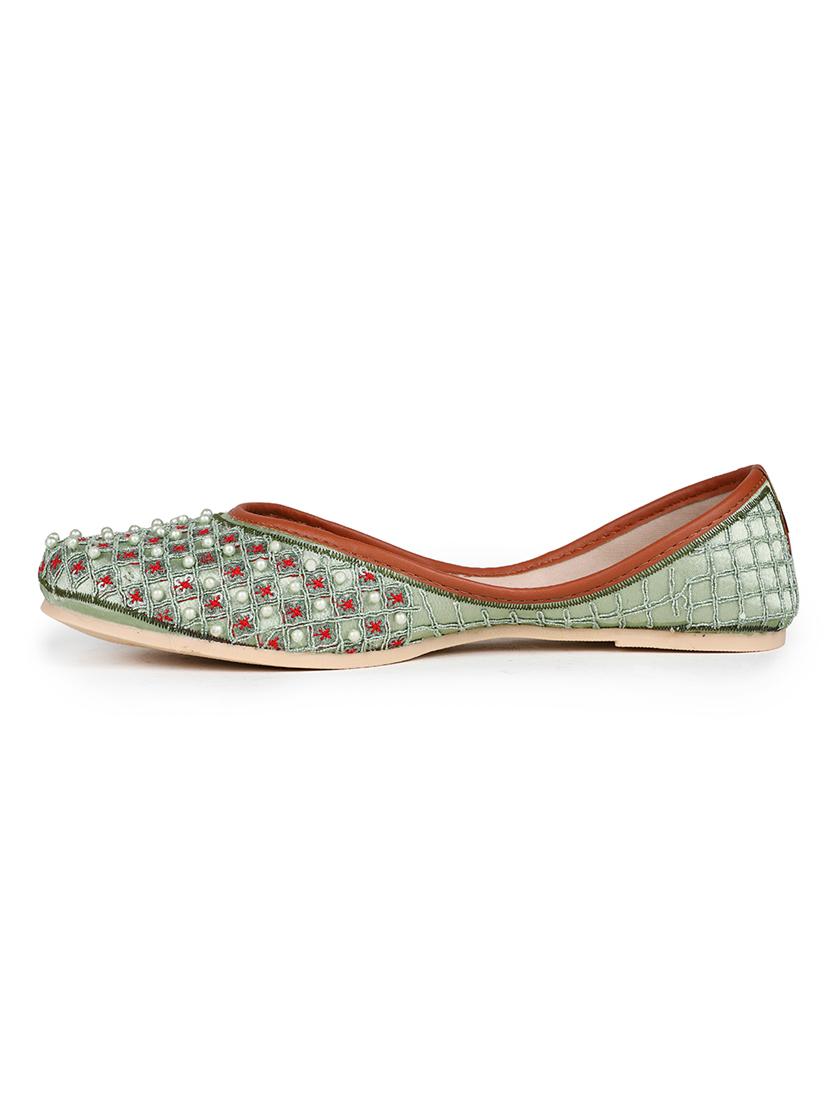embellished jutis & mojaris - 19117365 - Standard Image - 3