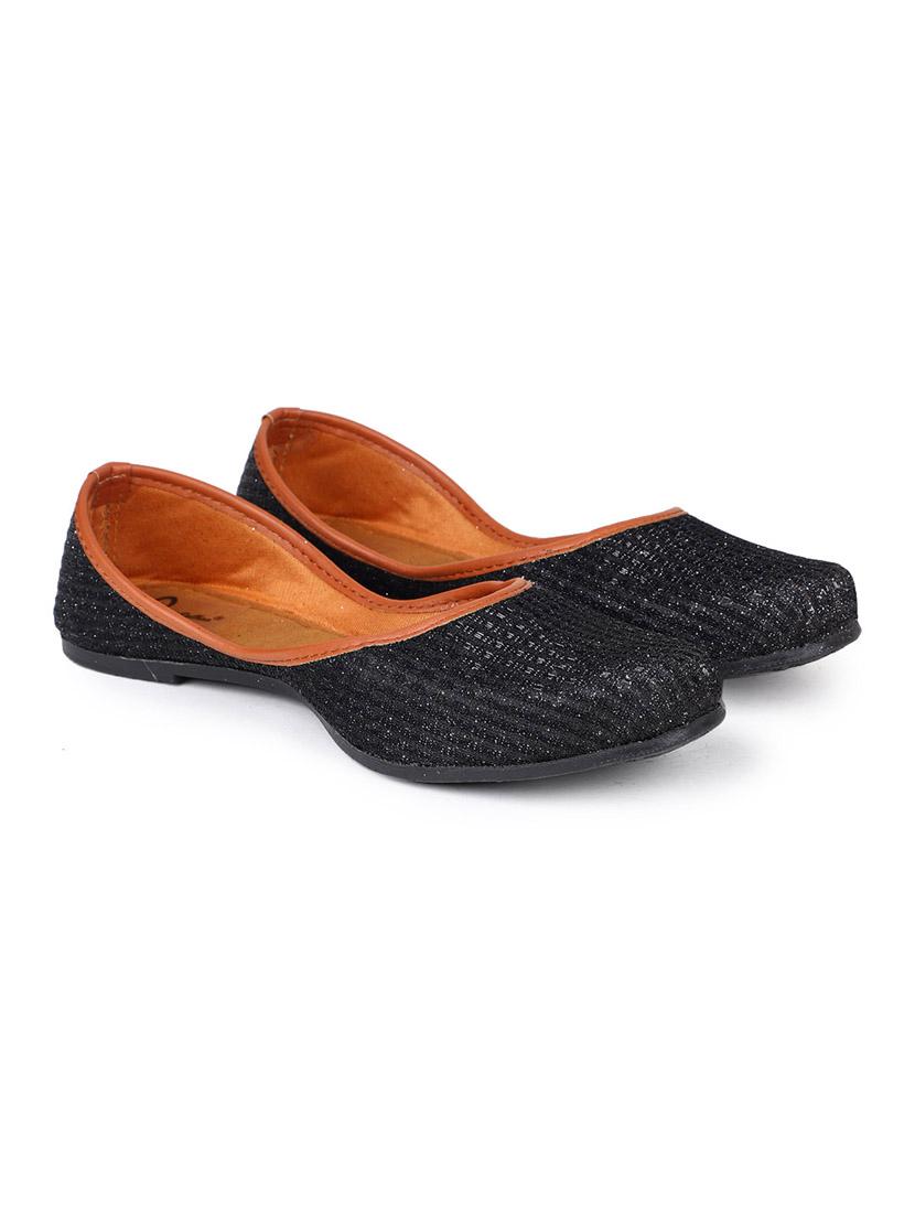embellished jutis & mojaris - 19117393 -  Zoom Image - 0