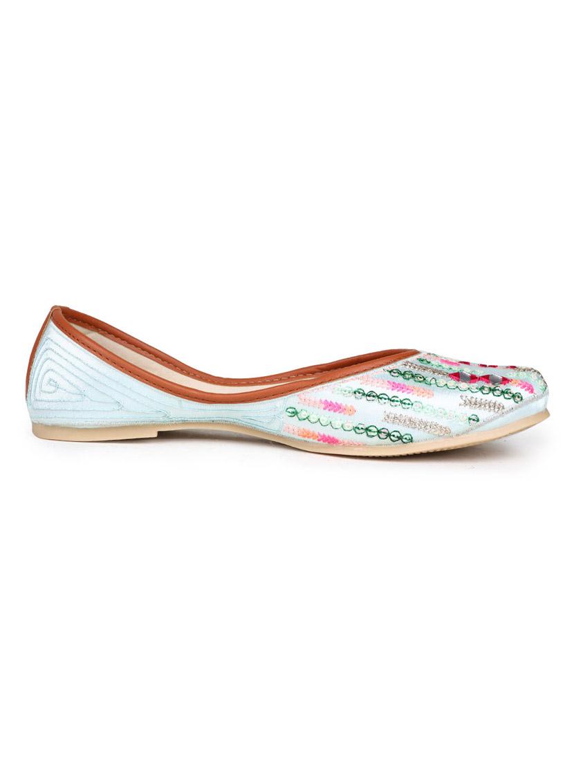 embellished jutis & mojaris - 19117403 - Standard Image - 3