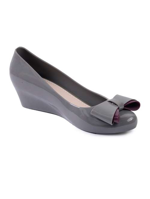 women solid slip on pump - 19129846 - Standard Image - 0