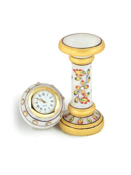 handicraft & artifact showpiece - 19132667 -  Standard Image - 0