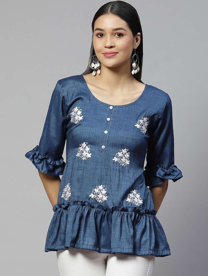 women's tiered round neck top