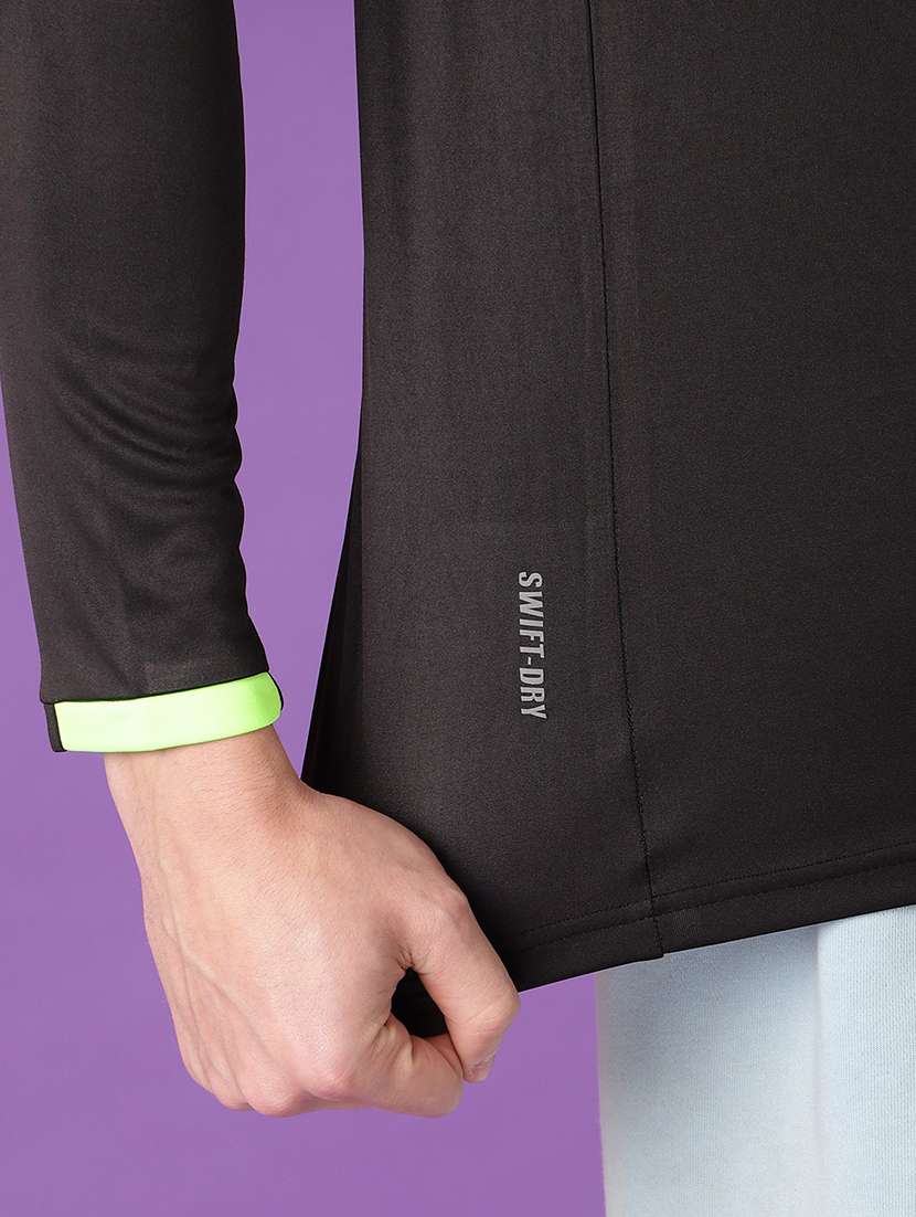 black polyester t-shirt - 19156247 -  Standard Image - 3