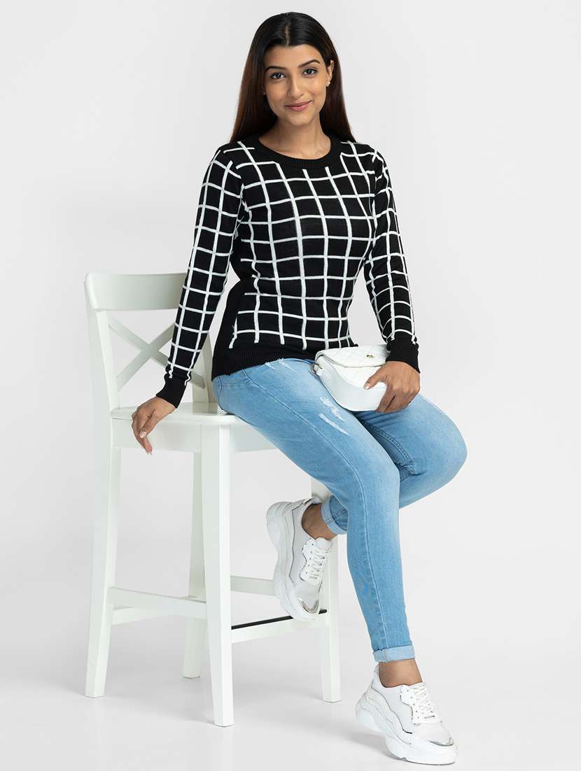 round neck checkered pullover - 19172939 - Standard Image - 3