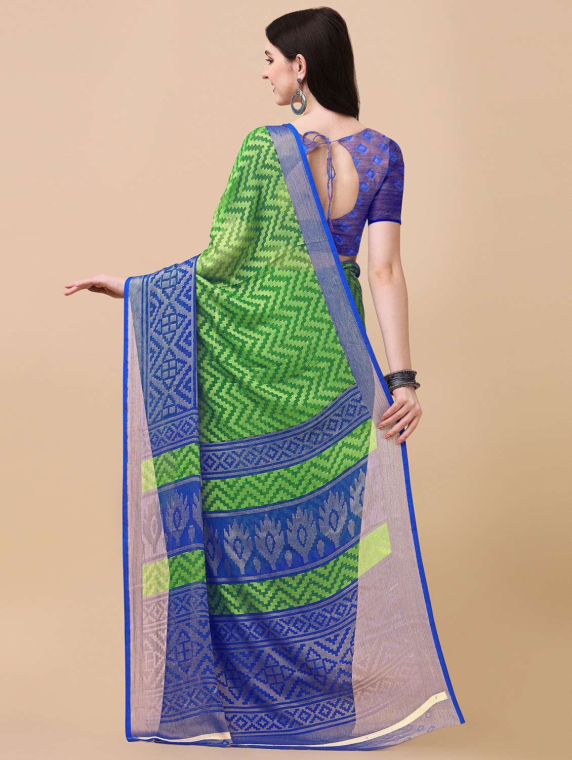 self design woven saree with blouse - 19176355 -  Standard Image - 3
