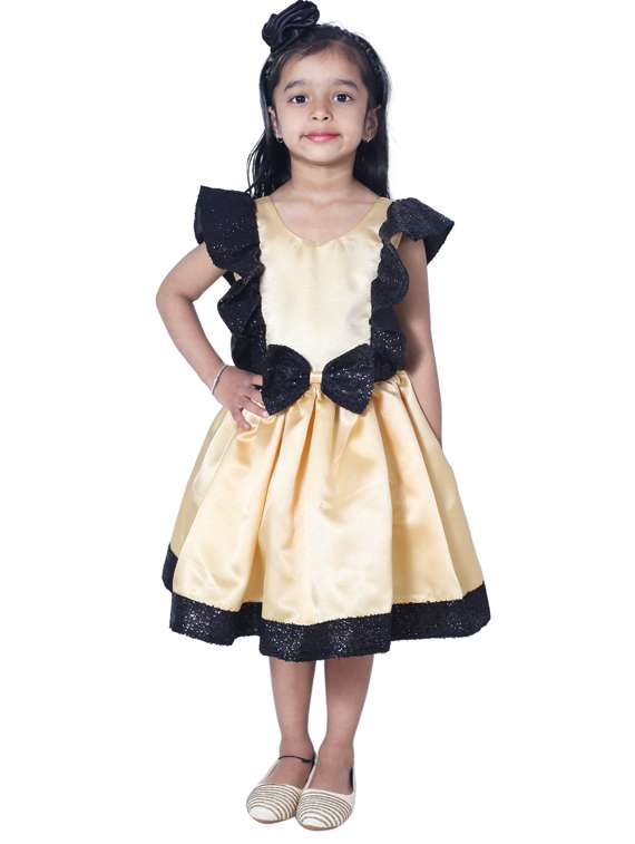 girls round neck cape sleeve frock