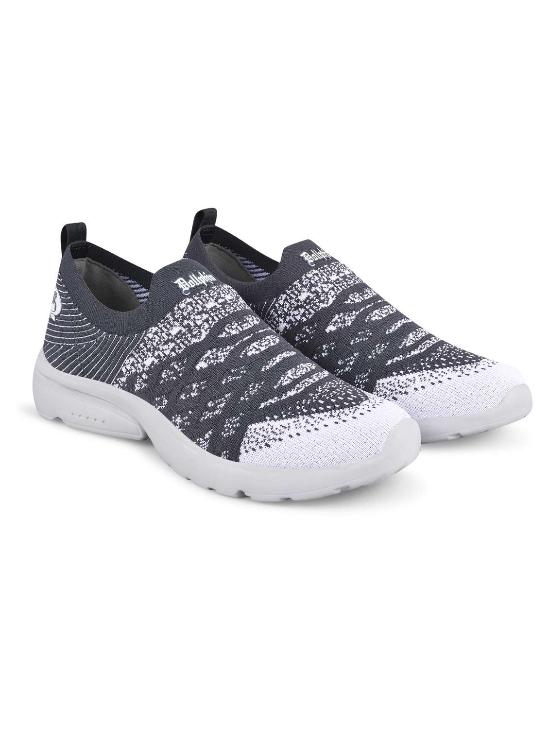 men grey sport shoe