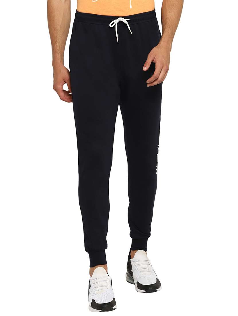 men black placement print mid rise jogger - 19223802 - Zoom Image - 0
