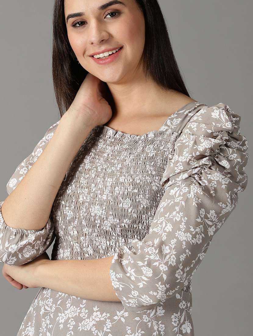 women's  floral dress - 19294536 -  Standard Image - 5