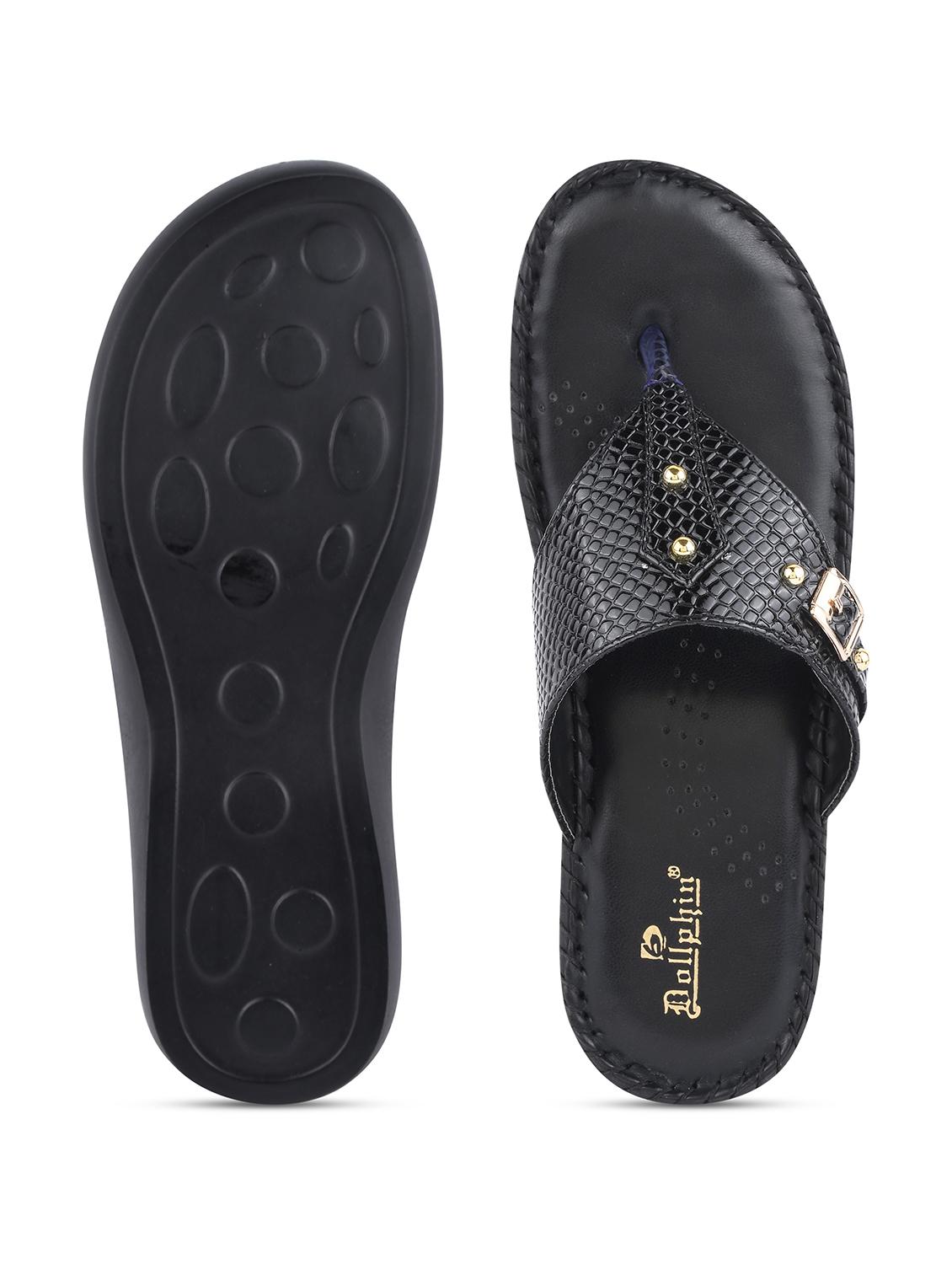 black solid sandal - 19303771 - Standard Image - 5