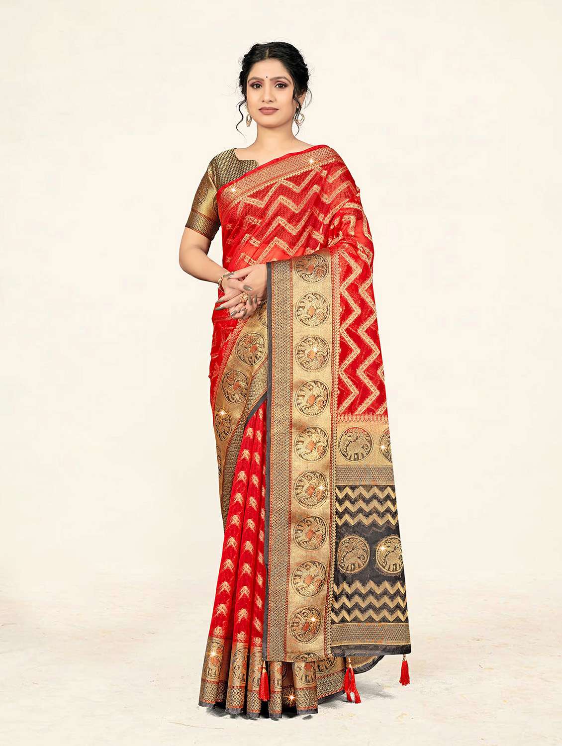 self design printed woven saree with blouse - 19304743 - Zoom Image - 0