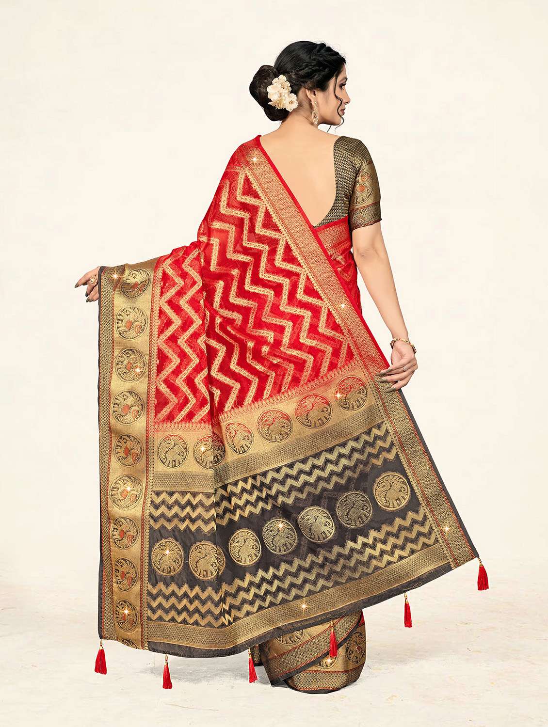 self design printed woven saree with blouse - 19304743 - Standard Image - 3