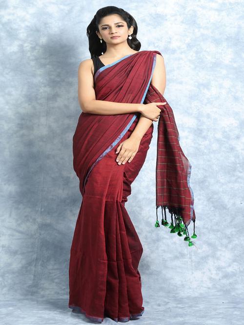 women's self design maroon colored saree with blouse - 19328911 - Standard Image - 0