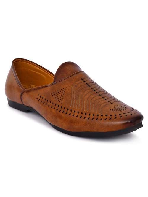 tan ethnic juti - 19345369 -  Standard Image - 0