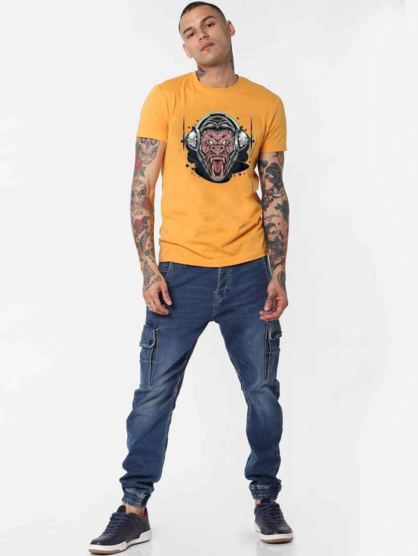 men front print short sleeve t-shirt - 19353338 -  Standard Image - 3